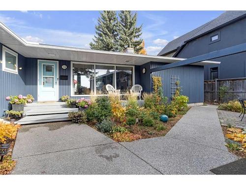 54 Wildwood Drive Sw, Calgary, AB - Outdoor