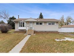 422 Spyhill Road NW Calgary, AB T2K 3P2