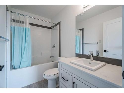 5104-200 Seton Circle Se, Calgary, AB - Indoor Photo Showing Bathroom