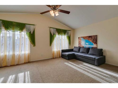 125 Copperstone Close Se, Calgary, AB - Indoor Photo Showing Living Room