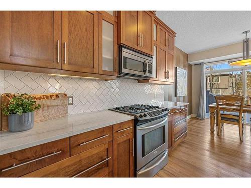 217 Auburn Glen Circle Se, Calgary, AB - Indoor Photo Showing Kitchen With Upgraded Kitchen