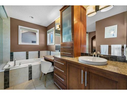 217 Auburn Glen Circle Se, Calgary, AB - Indoor Photo Showing Bathroom