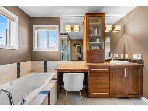 217 Auburn Glen Circle Se, Calgary, AB - Indoor Photo Showing Bathroom