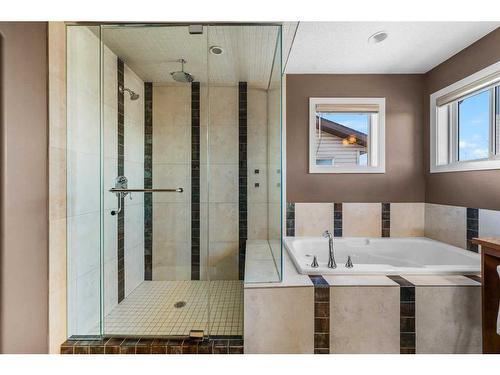 217 Auburn Glen Circle Se, Calgary, AB - Indoor Photo Showing Bathroom