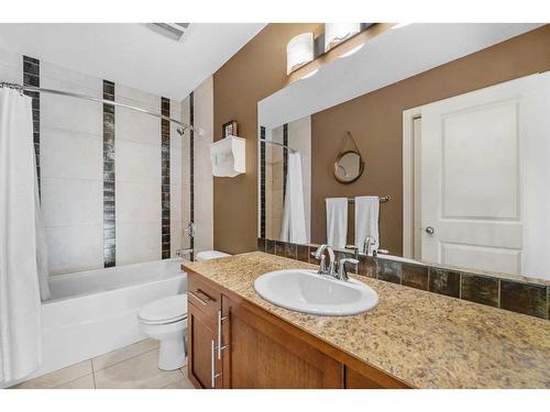 217 Auburn Glen Circle Se, Calgary, AB - Indoor Photo Showing Bathroom