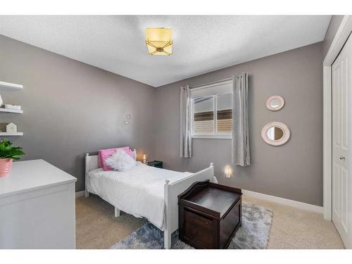 217 Auburn Glen Circle Se, Calgary, AB - Indoor Photo Showing Bedroom