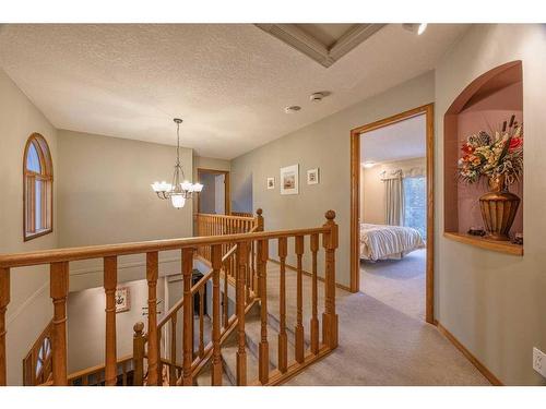 40 Edgepark Way Nw, Calgary, AB - Indoor Photo Showing Other Room