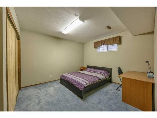 40 Edgepark Way Nw, Calgary, AB - Indoor Photo Showing Other Room