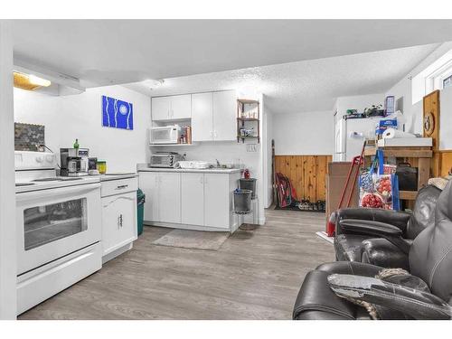 207 Fallswater Road Ne, Calgary, AB - Indoor Photo Showing Kitchen