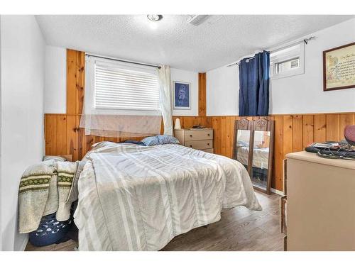 207 Fallswater Road Ne, Calgary, AB - Indoor Photo Showing Bedroom