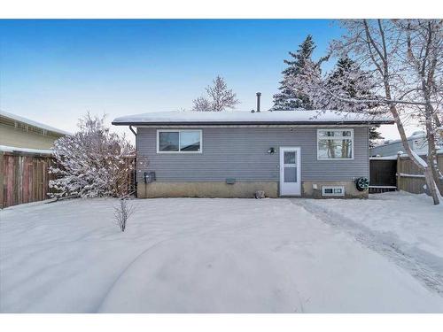 207 Fallswater Road Ne, Calgary, AB - Outdoor