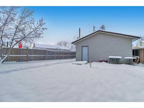 207 Fallswater Road Ne, Calgary, AB - Outdoor