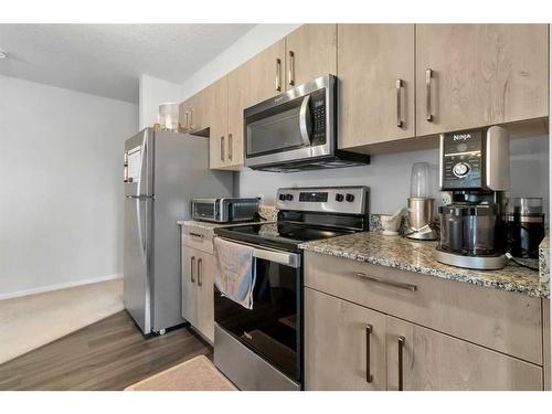 3324-4641 128 Avenue Ne, Calgary, AB - Indoor Photo Showing Kitchen With Stainless Steel Kitchen