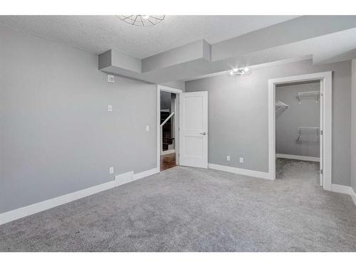 1734 25 Avenue Sw, Calgary, AB - Indoor Photo Showing Other Room