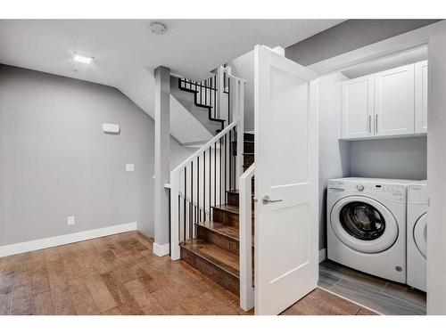 1734 25 Avenue Sw, Calgary, AB - Indoor Photo Showing Laundry Room