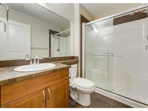 2607-211 13 Avenue Se, Calgary, AB - Indoor Photo Showing Bathroom