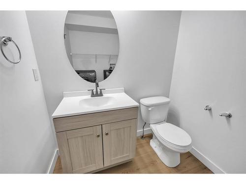 2469 Ravenswood View Se, Airdrie, AB - Indoor Photo Showing Bathroom