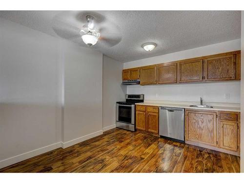 705-9800 Horton Road Sw, Calgary, AB - Indoor Photo Showing Kitchen