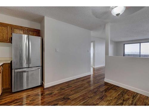 705-9800 Horton Road Sw, Calgary, AB - Indoor Photo Showing Kitchen