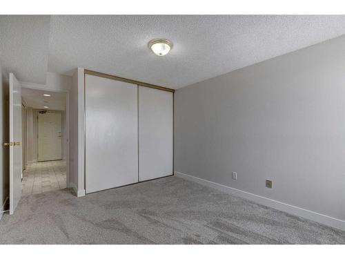 705-9800 Horton Road Sw, Calgary, AB - Indoor Photo Showing Other Room