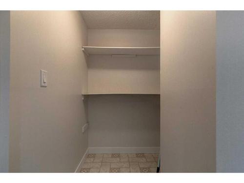 705-9800 Horton Road Sw, Calgary, AB - Indoor With Storage