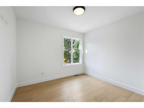 1516 22 Avenue Sw, Calgary, AB - Indoor Photo Showing Other Room