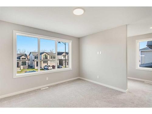 124 Emerald Drive, Red Deer, AB - Indoor Photo Showing Other Room