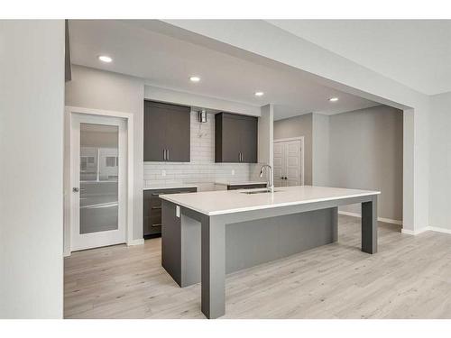 124 Emerald Drive, Red Deer, AB - Indoor Photo Showing Kitchen