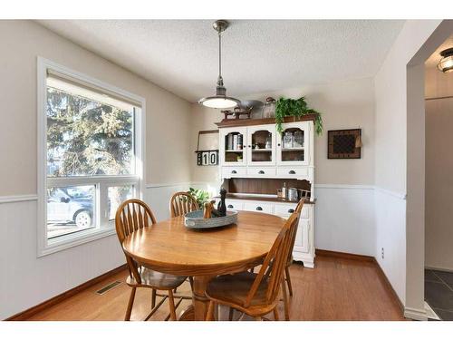 16 Cedardale Rise Sw, Calgary, AB - Indoor Photo Showing Dining Room