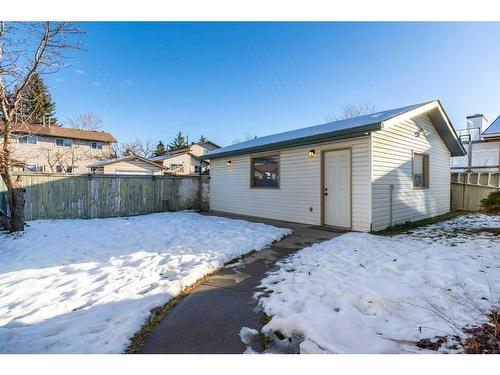 16 Cedardale Rise Sw, Calgary, AB - Outdoor