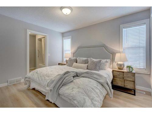 80 Chaparral Ridge Circle Se, Calgary, AB - Indoor Photo Showing Bedroom