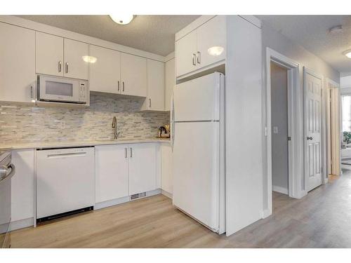 80 Chaparral Ridge Circle Se, Calgary, AB - Indoor Photo Showing Kitchen