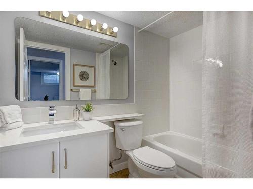 80 Chaparral Ridge Circle Se, Calgary, AB - Indoor Photo Showing Bathroom