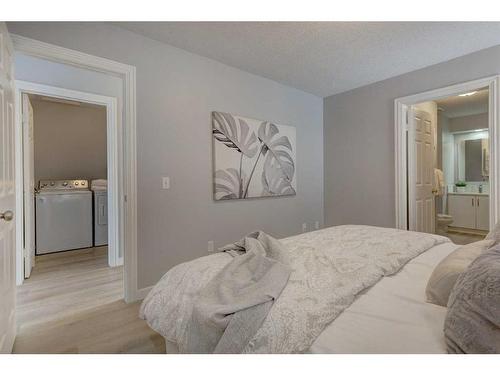 80 Chaparral Ridge Circle Se, Calgary, AB - Indoor Photo Showing Bedroom