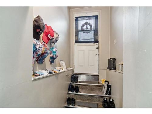 1511 Child Avenue Ne, Calgary, AB - Indoor Photo Showing Other Room