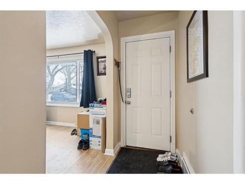 1511 Child Avenue Ne, Calgary, AB - Indoor Photo Showing Other Room