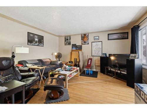 1511 Child Avenue Ne, Calgary, AB - Indoor