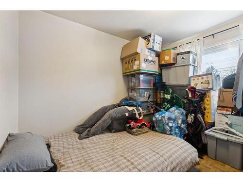 1511 Child Avenue Ne, Calgary, AB - Indoor Photo Showing Bedroom