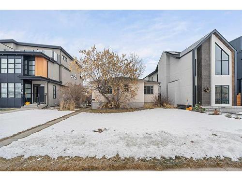 2232 1 Avenue Nw, Calgary, AB - Outdoor