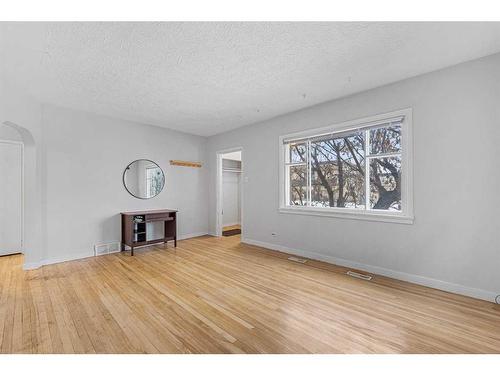 2232 1 Avenue Nw, Calgary, AB - Indoor