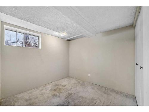 2232 1 Avenue Nw, Calgary, AB - Indoor