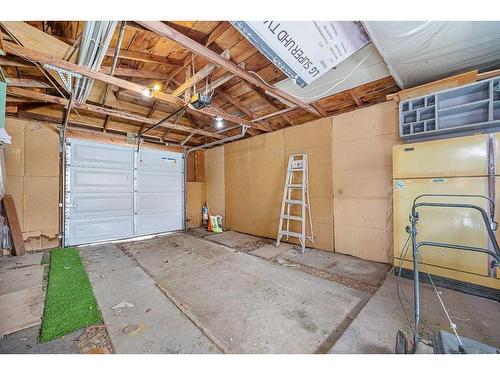 2232 1 Avenue Nw, Calgary, AB - Indoor Photo Showing Garage