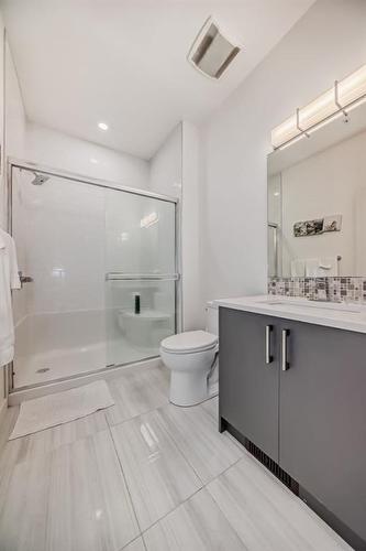 103-1632 20 Avenue Nw, Calgary, AB - Indoor Photo Showing Bathroom