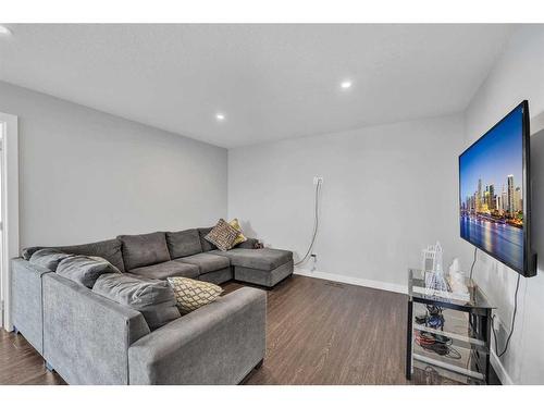 17 Cornerstone Parade Ne, Calgary, AB - Indoor Photo Showing Living Room