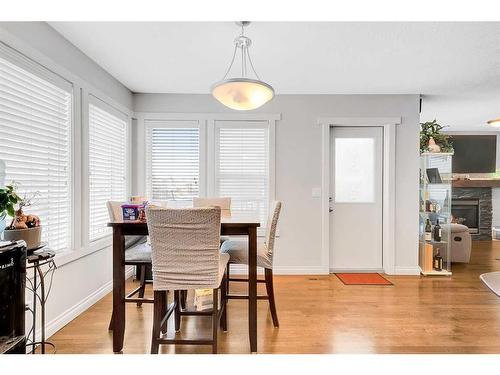 94 Everridge Court Sw, Calgary, AB - Indoor Photo Showing Dining Room