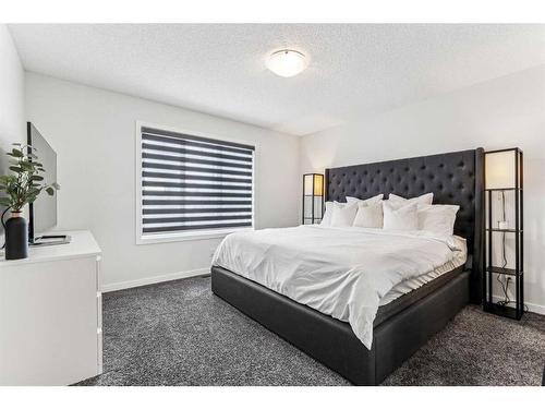 257 Masters Crescent Se, Calgary, AB - Indoor Photo Showing Bedroom