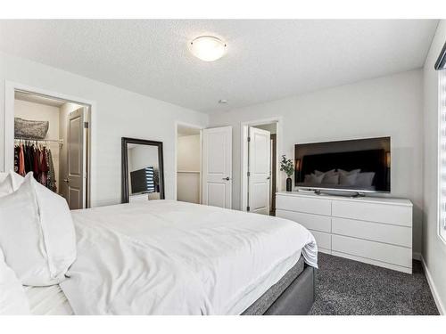 257 Masters Crescent Se, Calgary, AB - Indoor Photo Showing Bedroom