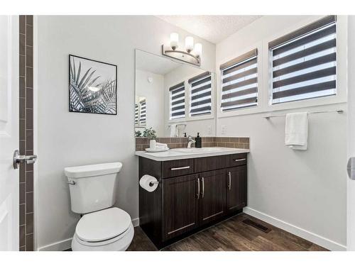 257 Masters Crescent Se, Calgary, AB - Indoor Photo Showing Bathroom