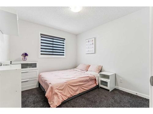 257 Masters Crescent Se, Calgary, AB - Indoor Photo Showing Bedroom