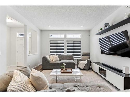 257 Masters Crescent Se, Calgary, AB - Indoor Photo Showing Living Room